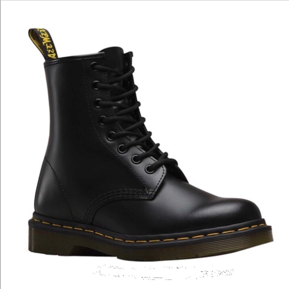 Dr. Martens 1469 8-eye boot